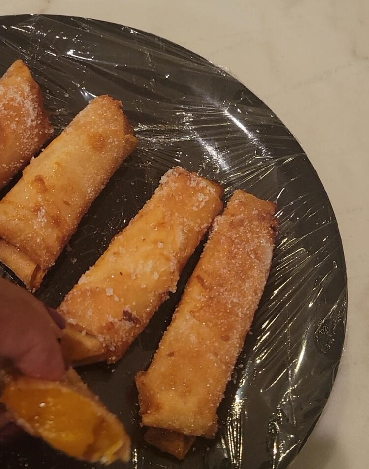 Peach cobbler egg rolls